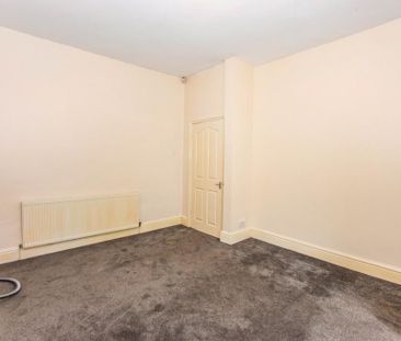 3 bedroom end of terrace house to rent - Photo 6