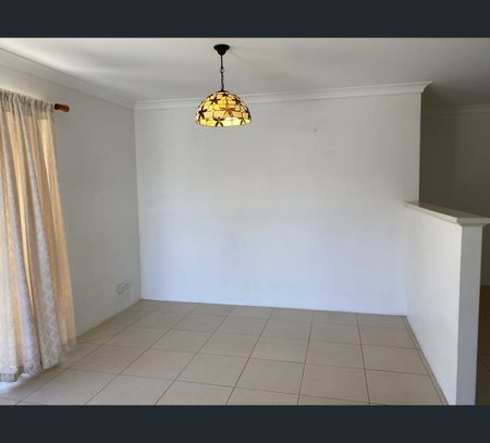 15 Maitland Place, Thornlie, WA 6108 - Photo 5