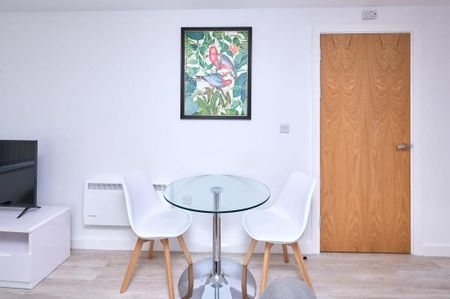 1 bedroom serviced apartment to rent - Photo 2