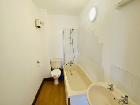 Moorgate House, NR19 1PP - Photo 4