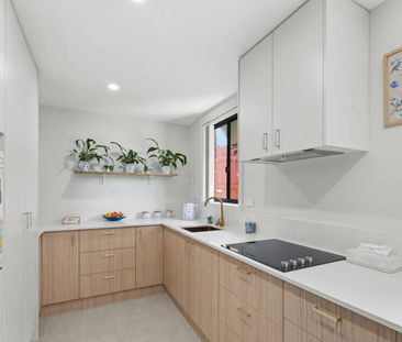 QUAINT ONE BED COTTAGE - Photo 2