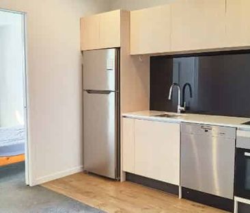 This is a great and luxurious unfurnished apartment located in the ... - Photo 3