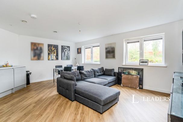 2 bedroom flat to rent - Photo 1