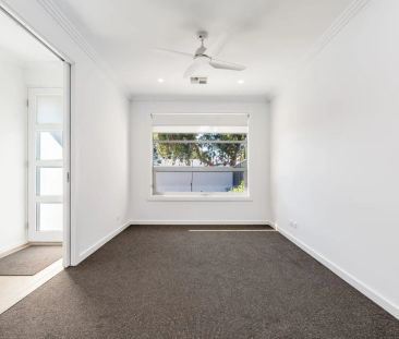 Stylish Three Bedroom 2 Storey Home in the Leafy Suburb St Morris - Photo 5
