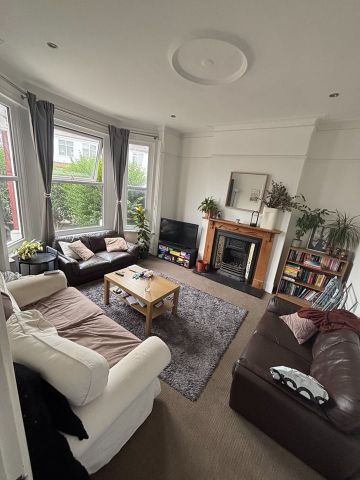 Room in a Shared House, Durnsford Road, SW19 - Photo 4