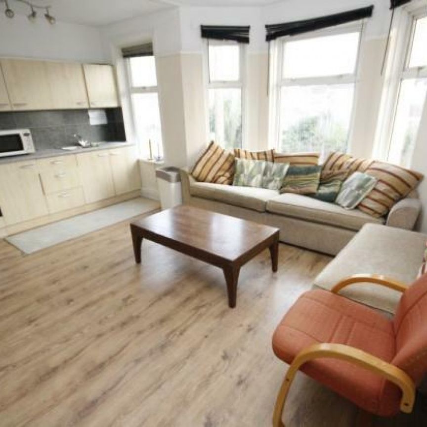 Student house on Columbia Road - Photo 1