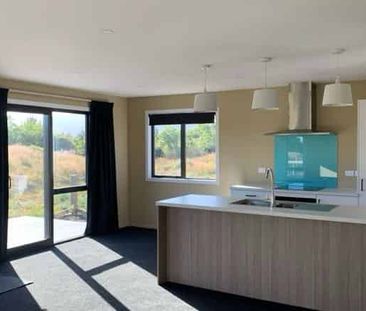 WESTPORT - 3 BEDROOM WITH APPLIANCES - Photo 2