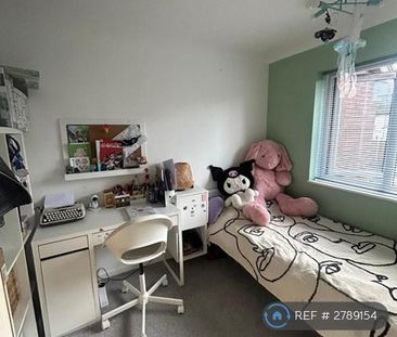 3 bedroom terraced house to rent - Photo 5