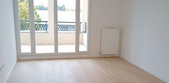 location Appartement T3 DE 61.6m² À LE PLESSIS ROBINSON - Photo 2