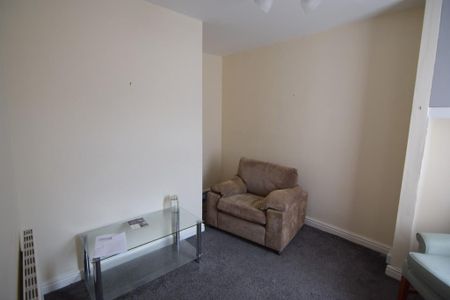 6 bedroom terraced house to rent - Photo 2