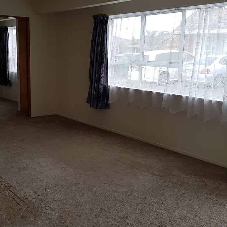 Spacious 2 bdrm house with a single secure garage - Photo 1