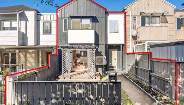 3 Bedroom Townhouse in New Lynn - Photo 1