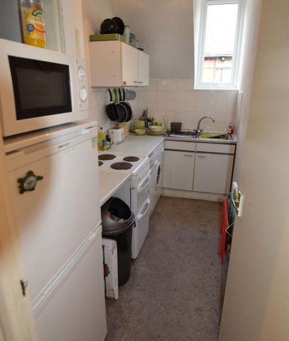 2 bedroom flat to rent - Photo 3