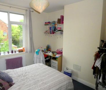 4 bedroom semi-detached house to rent - Photo 3