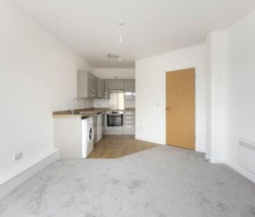 1 bed Flat To Let - Photo 6