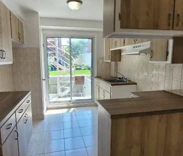4 1/2 Rez-de-chaussé avec entrée indépendante (prop occupants) - Photo 3