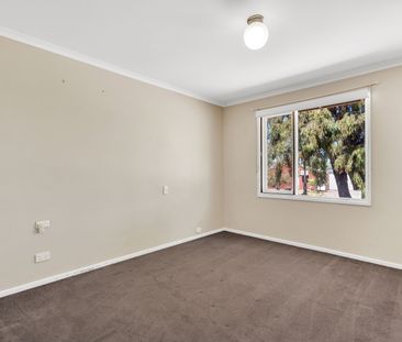 9 Charlotte Drive, Morphett Vale SA 5162 - House For Rent | Domain - Photo 4
