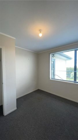 Family home with space - Photo 3