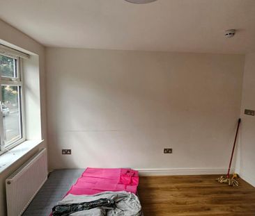 Hopton Road, Wealdstone HA3, London - Photo 2