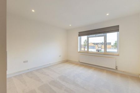 3 bedroom flat to rent - Photo 5