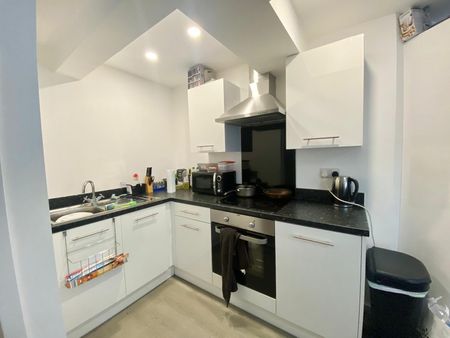 Kirkstall Road, Leeds - Photo 4