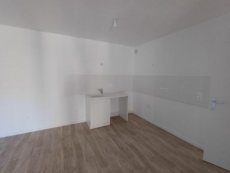 location Appartement T4 DE 80.7m² À BOBIGNY - Photo 4