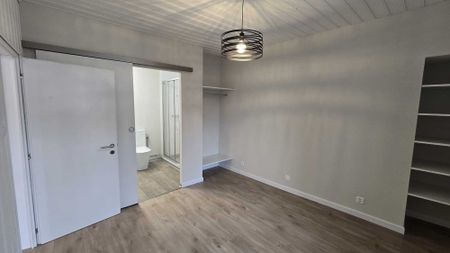 APPARTEMENT 2PCES AVEC CACHET REFAIT A NEUF - Photo 5