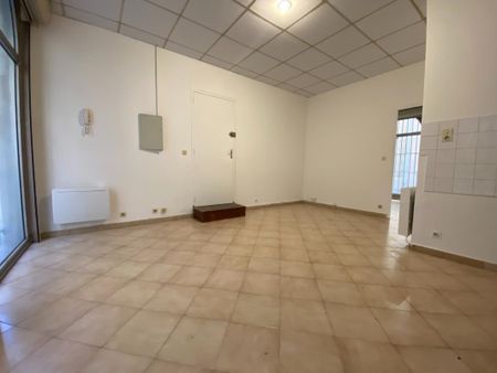 Location Appartement 2 pièces 35m² AVIGNON 84000 - Photo 2