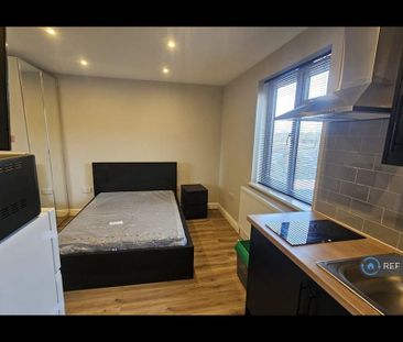 1 bedroom in a house share to rent - Photo 6