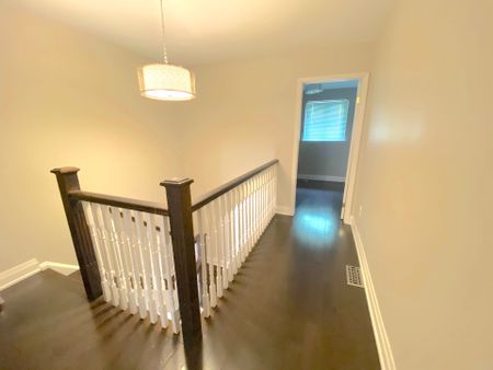 For Lease - 5477 Schueller Crescent, Burlington, Ontario - Photo 4