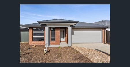 Spacious Family Living with Modern Comforts - Photo 5