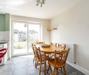 3 bedroom terraced house to rent - Photo 2