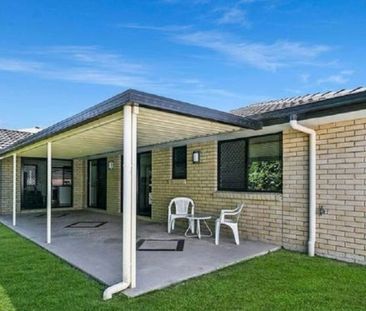 Low Set Family Home in Wynnum&excl; - Photo 4