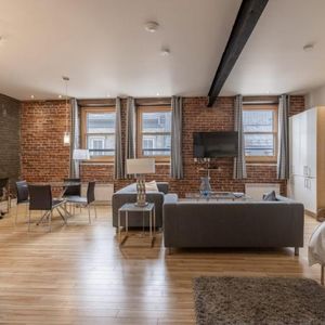 Loft entièrement meublé à louer Vieux-Québec décembre 2025 - Photo 2