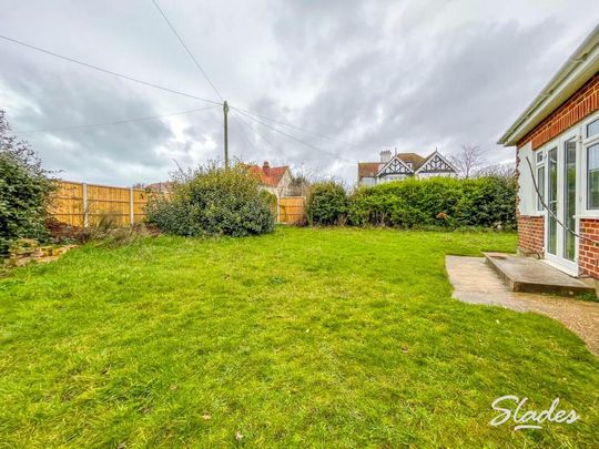 5 bedroom detached bungalow to rent - Photo 1