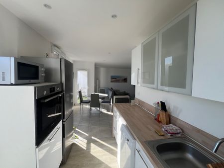 Location Appartement 3 pièces 63m² MARSEILLE 12ème - Photo 4