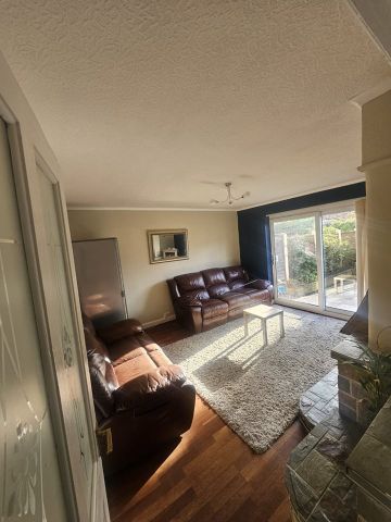 3 Bed Semi-Detached House, Hart Road, M14 - Photo 5