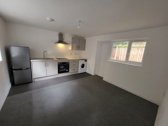 1 Bed Flat, Stoneygate Avenue, LE2 - Photo 1
