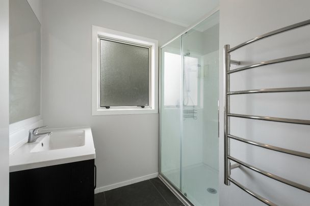 Tidy Three Bedroom Home - Katikati - Photo 1