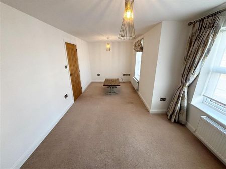 5 bedroom semi-detached house to rent - Photo 3