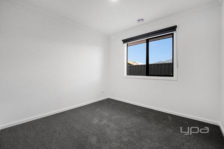 Brand-New Family Home in Prime Werribee Location - Photo 3