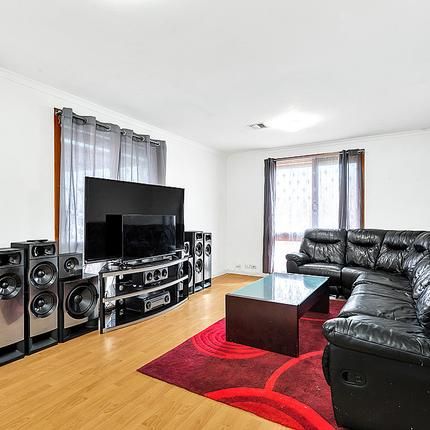 Central Position! - Photo 2
