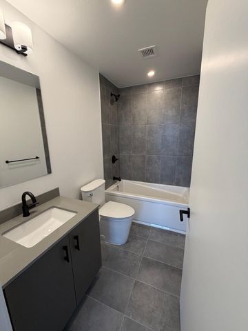 For Lease - 4787 Powers Common Unit# 523, Burlington, Ontario - Photo 2