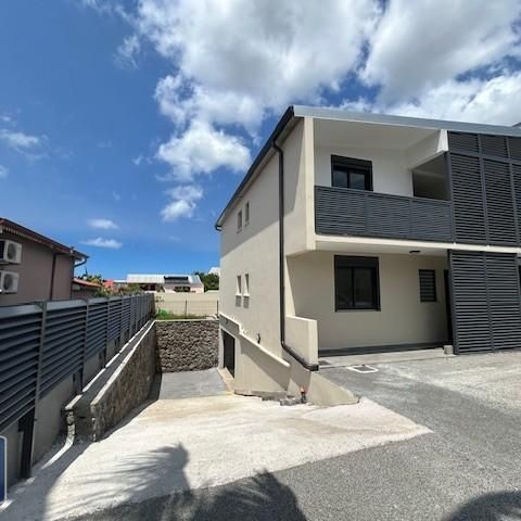 Location Appartement 2 pièces ST PIERRE 97410 - Photo 2