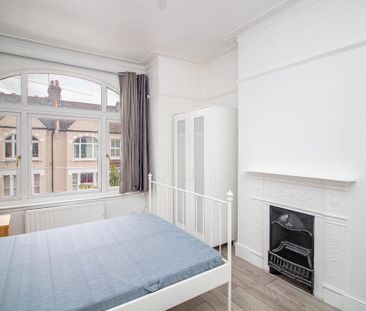 4 bedroom terraced house to rent - Photo 1