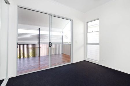 4 Gray Road, West End. - Photo 4