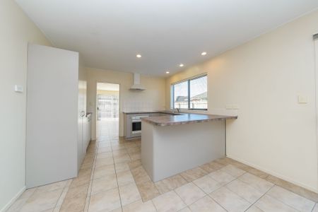 4-BEDROOM IN EAST TAMAKI - Photo 3