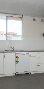 Bright two-bedroom apartment - Photo 3