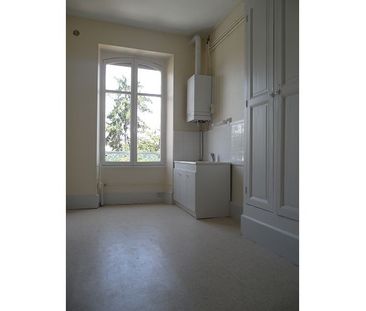 A LOUER - Rue Moyenne - T2 de 65.35m² - Photo 3