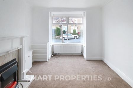 Lynndale Avenue, Huddersfield - Photo 2